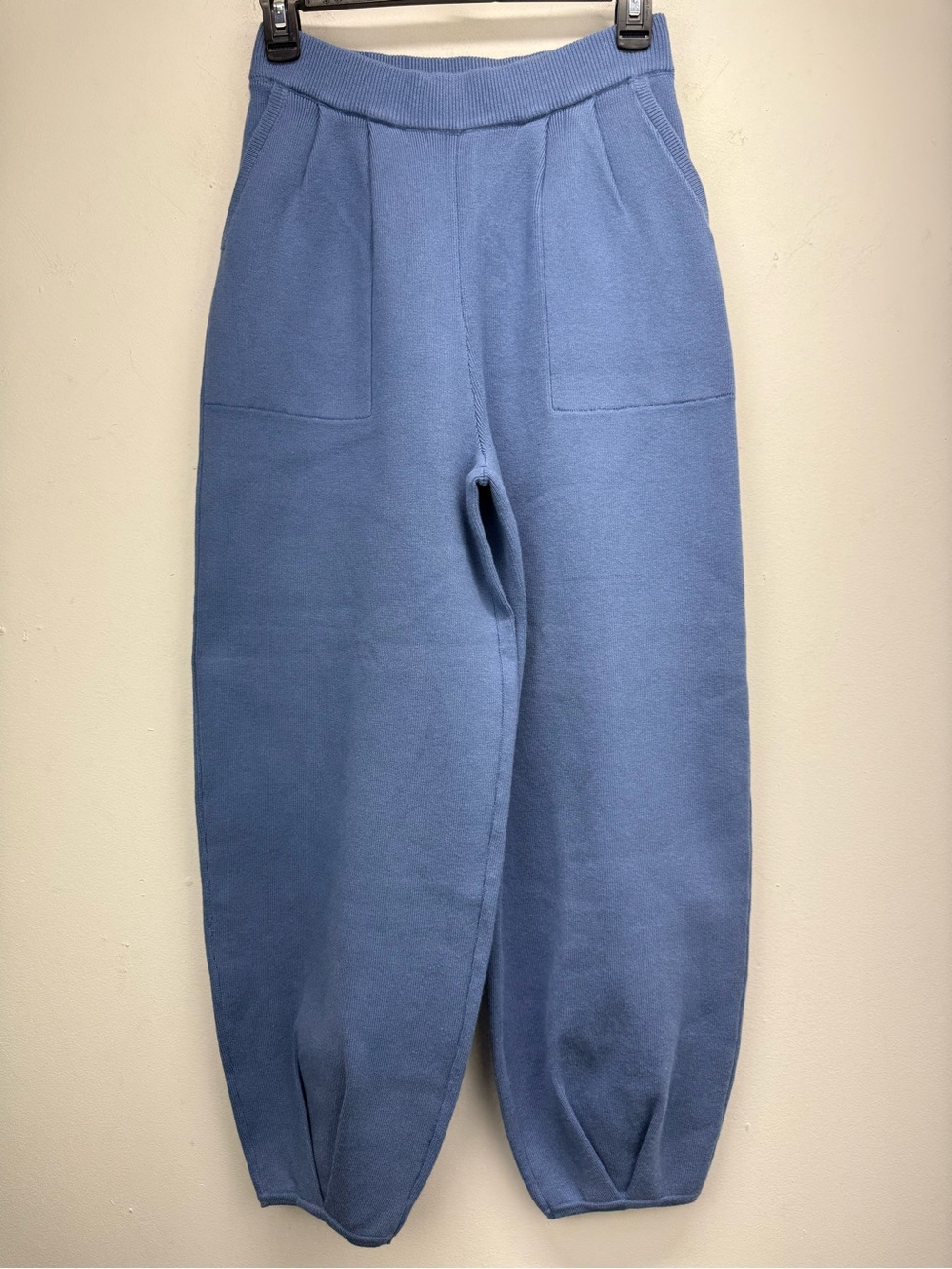 Ugerlov size Medium Women’s Blue Pleated Pull On Sweater Sweatpants Joggers NWT
